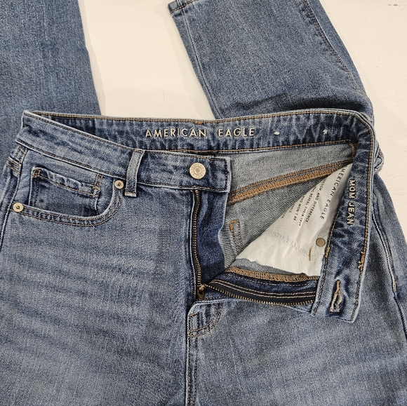 American Eagle Outfitters Distressed Mom Jean Womens Size 4 - Picture 9 of 16